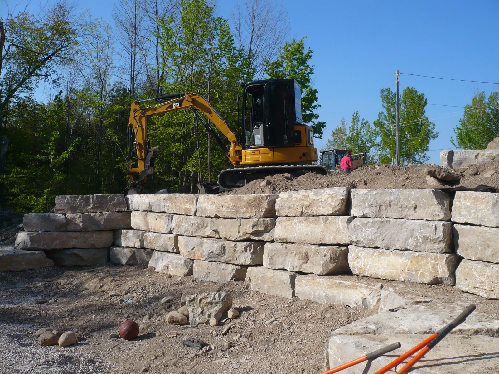 Excavator Wall Top — Natural Stone Source Ontario