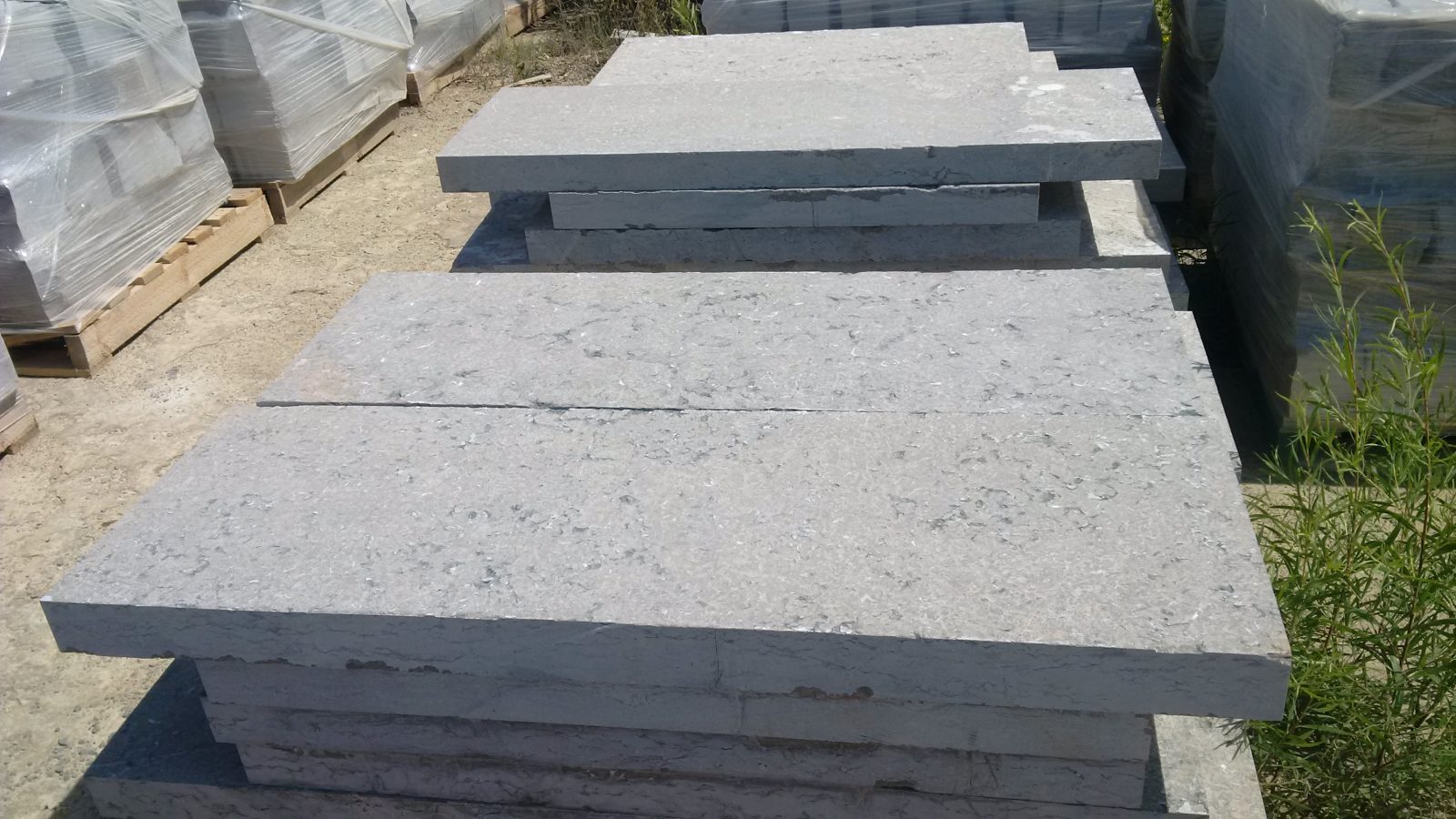 Flagstone Pallet Stack — Natural Stone Source Ontario