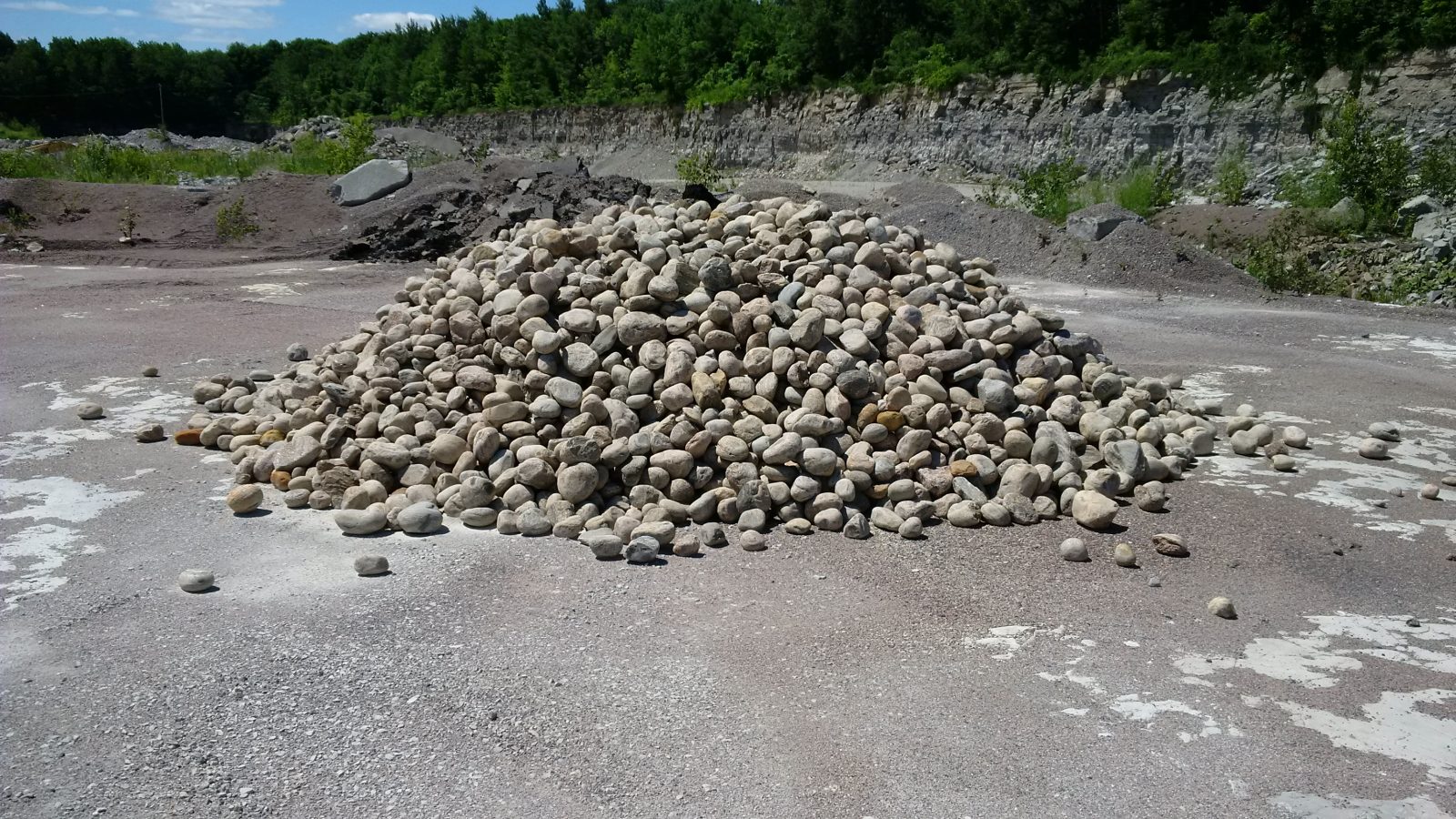 River Rock Pile — Natural Stone Source Ontario