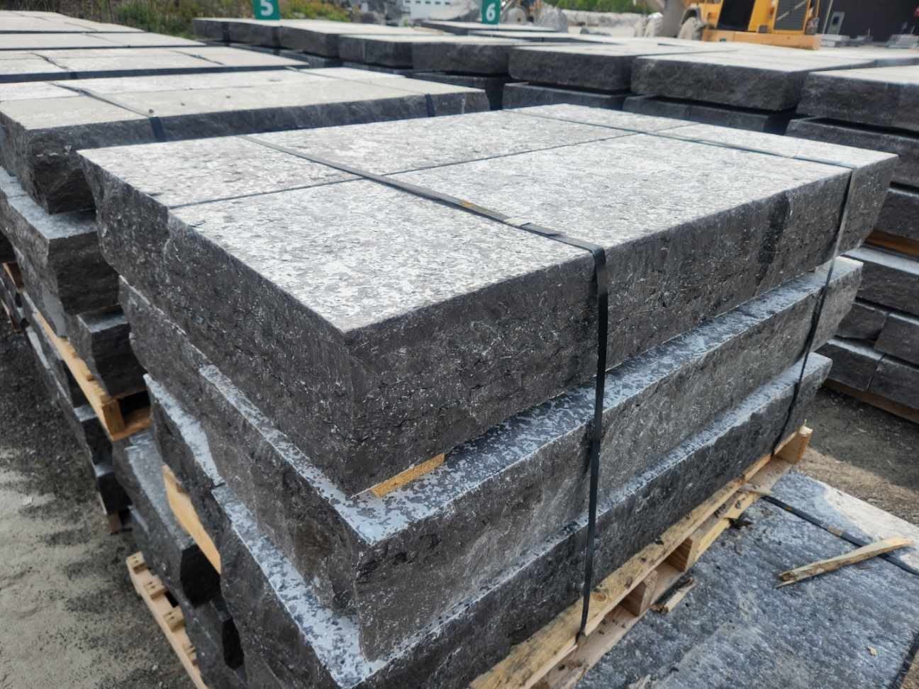 Step Blocks Pallet 1 — Natural Stone Source Ontario